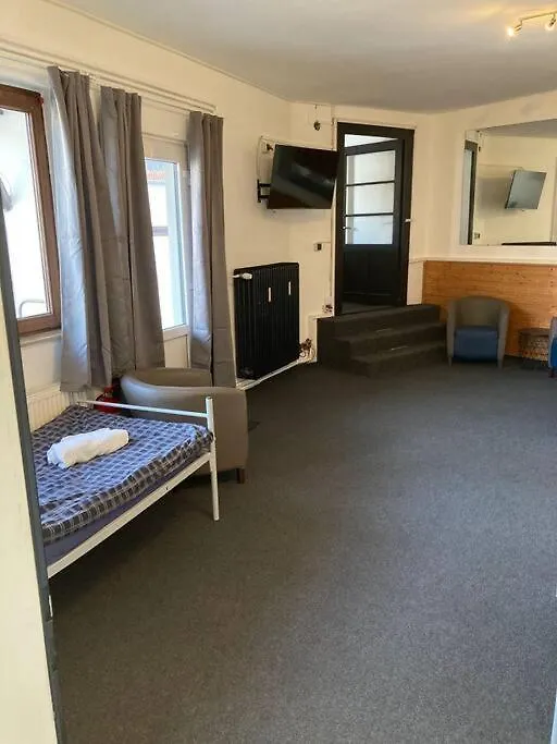 Geraeumige Monteurs Wohnung BRE 0*,